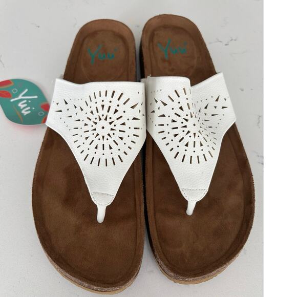 Yuu Shoes - NWT Yuu leather eyelet thong sandals sz 11 white/tan boho coastal chic comfort
